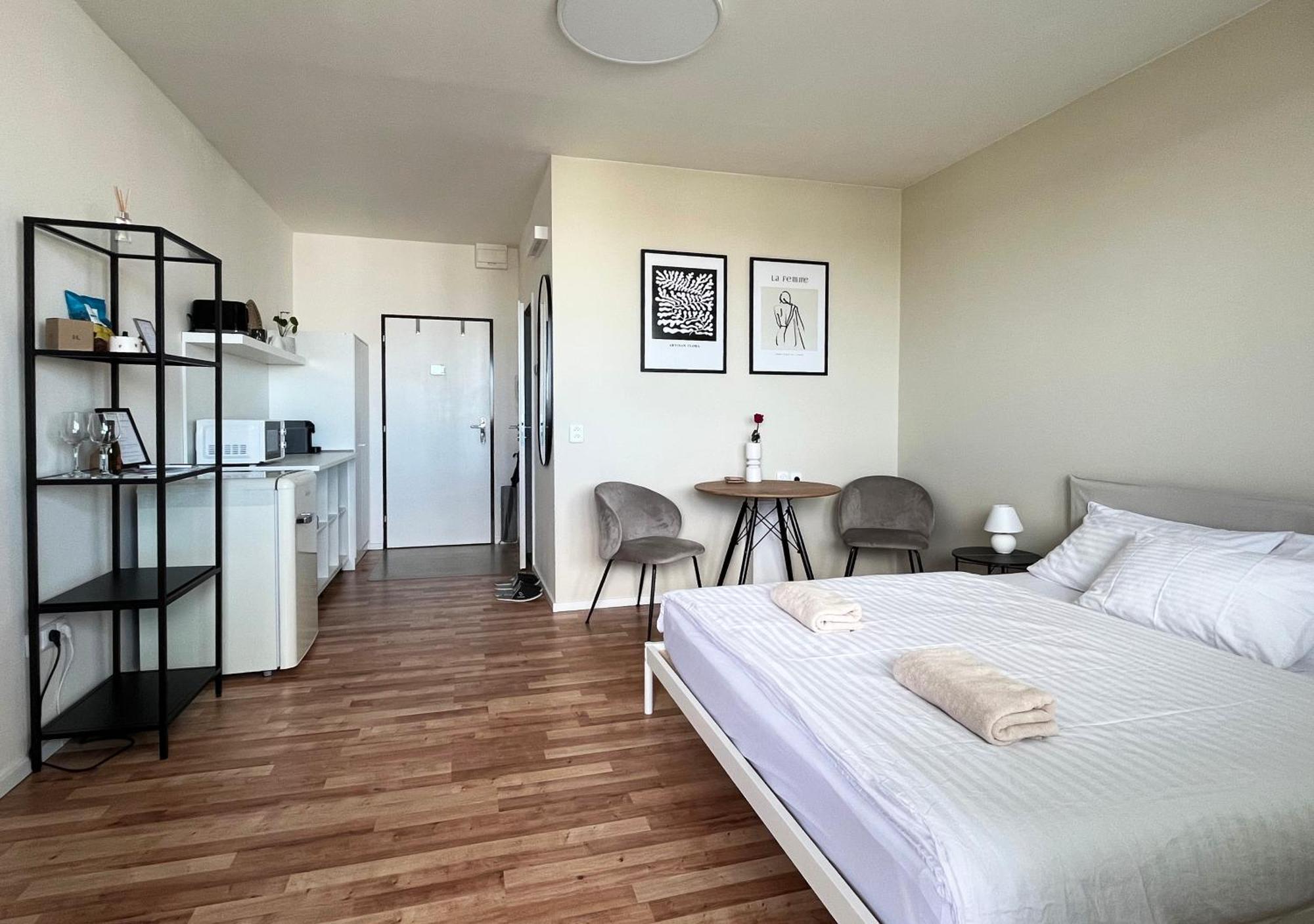 Air-Conditioned Studio, Close To City Centre & Tram Stop Bratislava Eksteriør bilde