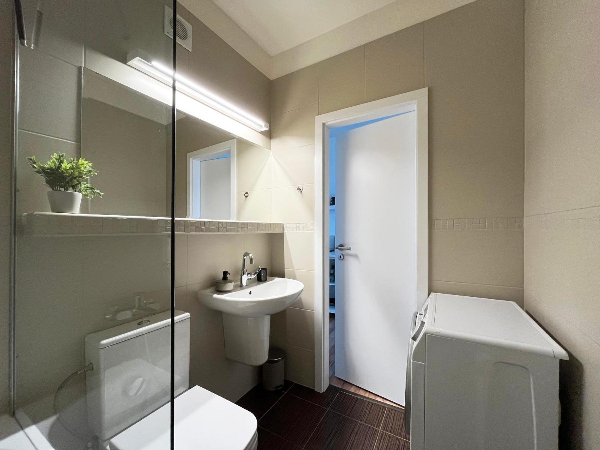 Air-Conditioned Studio, Close To City Centre & Tram Stop Bratislava Eksteriør bilde